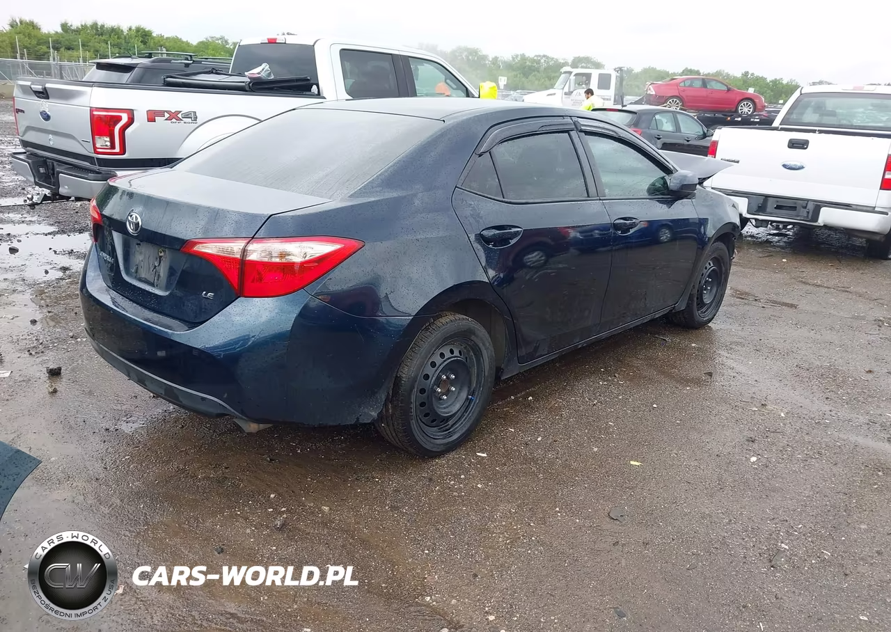 2017 Toyota Corolla Le VIN:2T1BURHE3HC930820 - 4