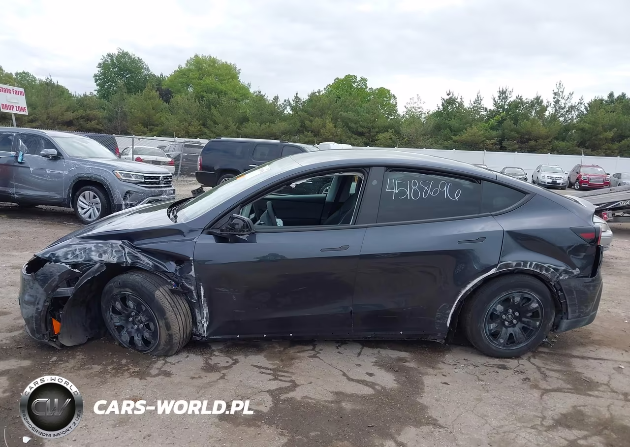 2026 Tesla Model Y All-Wheel Drive-Long Range Launch Series-Premium VIN:7SAYGDEE3TA640865 - 13