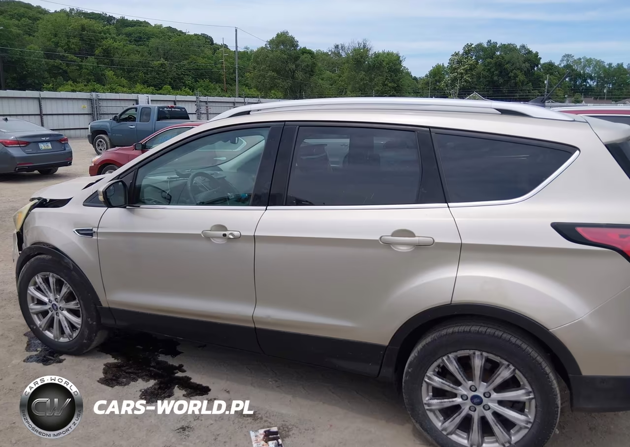 2018 Ford Escape Titanium VIN:1FMCU0J91JUA52628 - 14