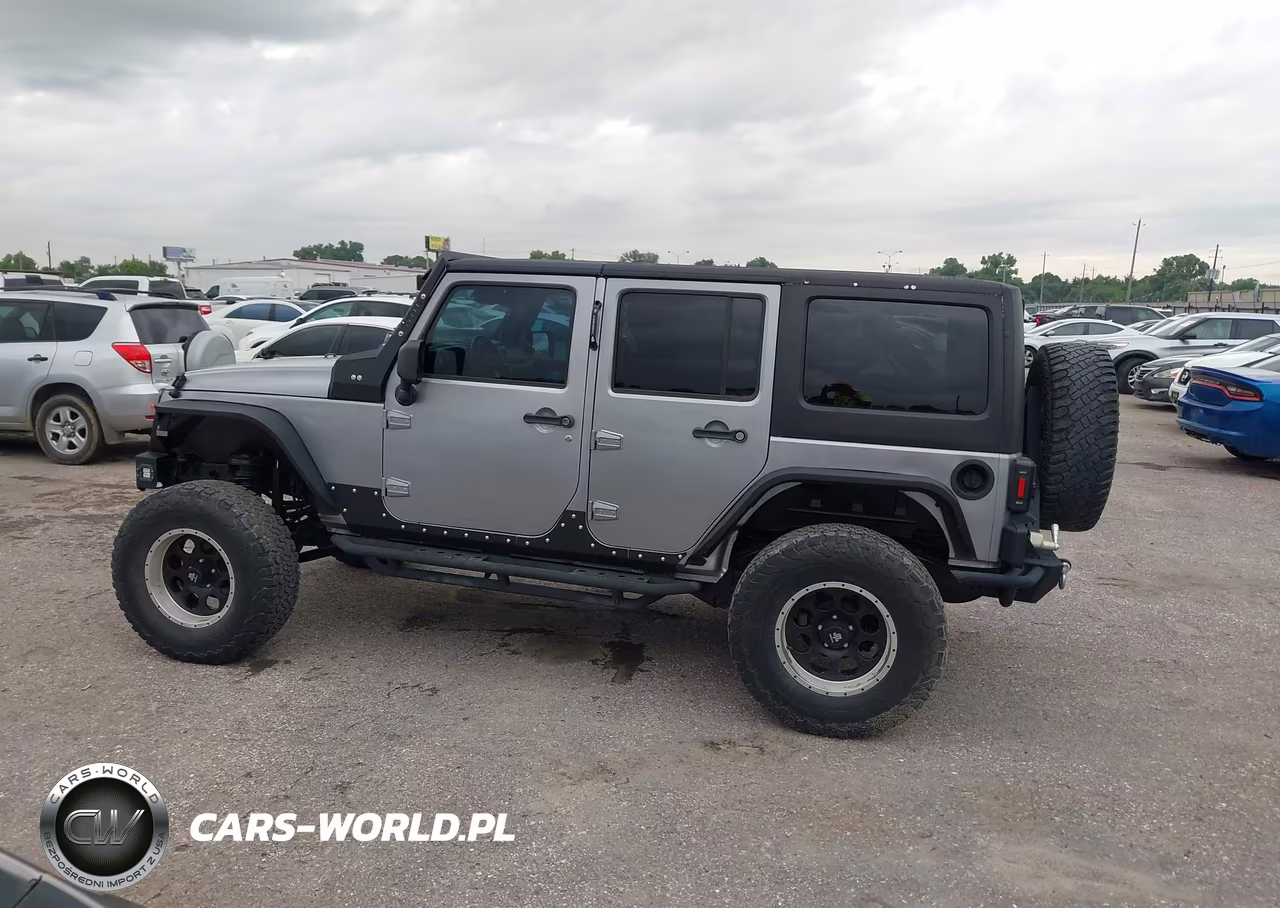 2017 Jeep Wrangler Unlimited Sport 4X4 VIN:1C4BJWDGXHL593070 - 14