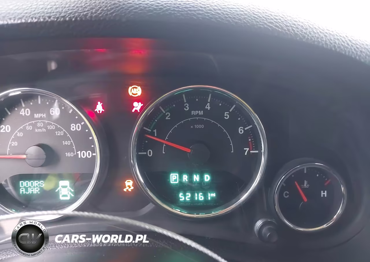 2017 Jeep Wrangler Unlimited Sport 4X4 VIN:1C4BJWDGXHL593070 - 15