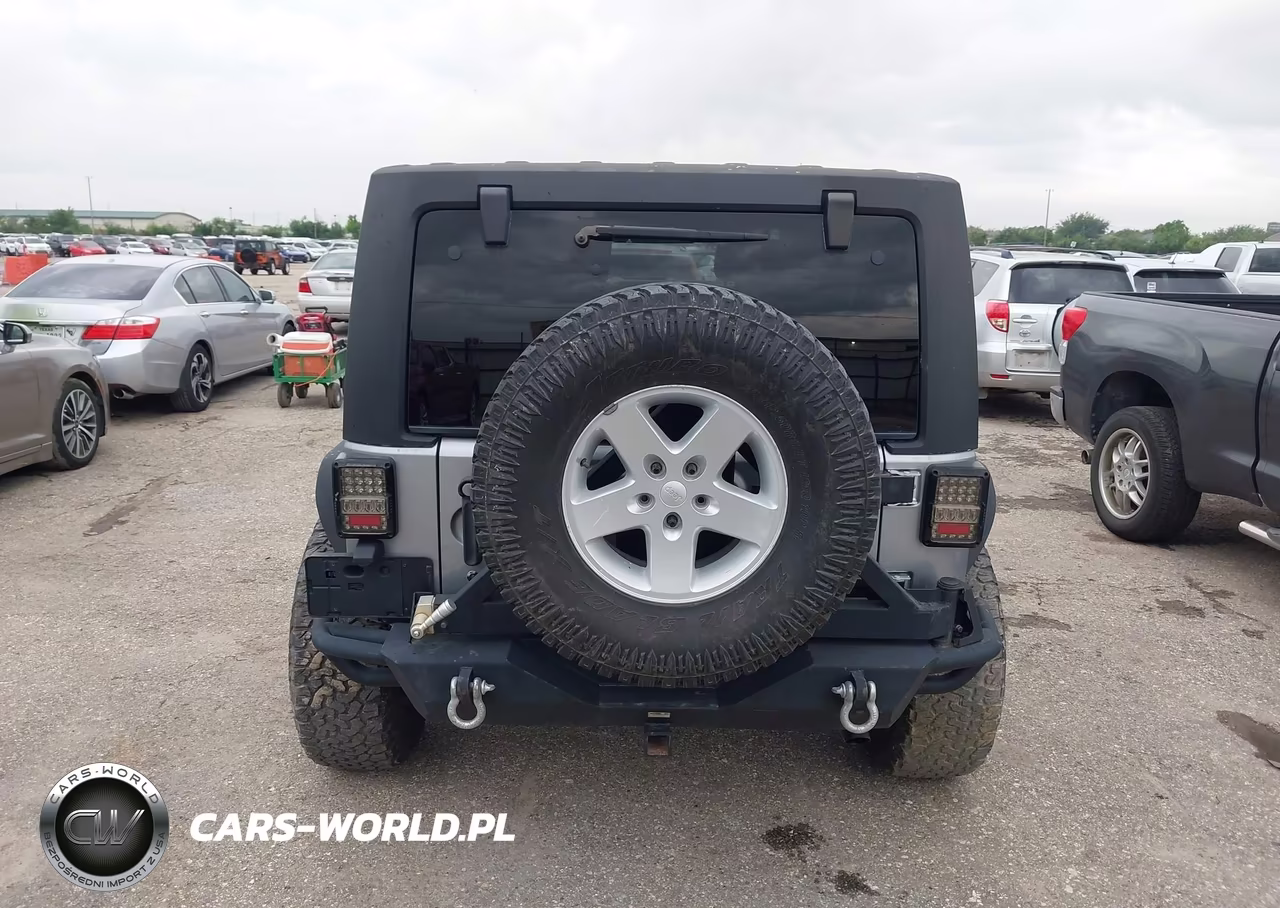 2017 Jeep Wrangler Unlimited Sport 4X4 VIN:1C4BJWDGXHL593070 - 16