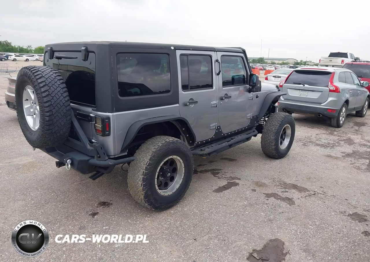 2017 Jeep Wrangler Unlimited Sport 4X4 VIN:1C4BJWDGXHL593070 - 4
