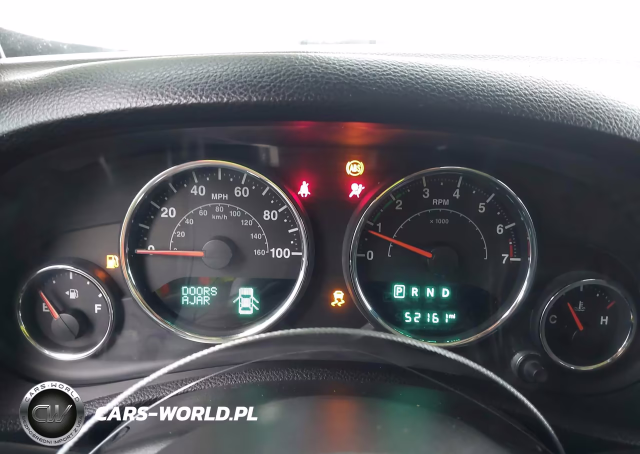 2017 Jeep Wrangler Unlimited Sport 4X4 VIN:1C4BJWDGXHL593070 - 7