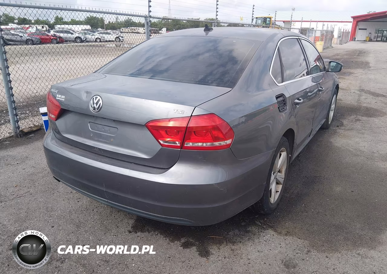 2015 Volkswagen Passat S VIN:1VWAS7A3XFC091413 - 4