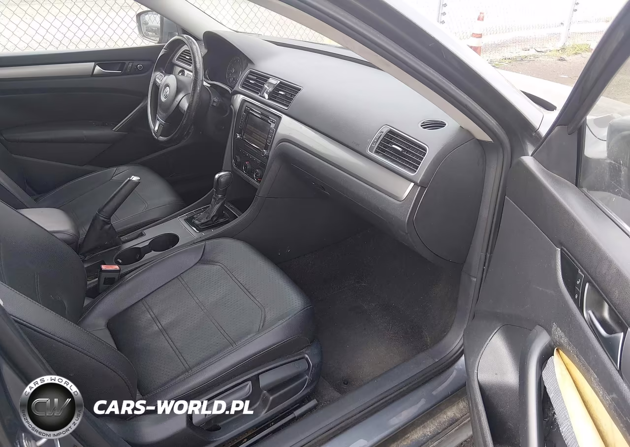 2015 Volkswagen Passat S VIN:1VWAS7A3XFC091413 - 5