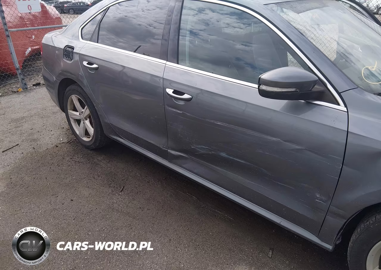 2015 Volkswagen Passat S VIN:1VWAS7A3XFC091413 - 6