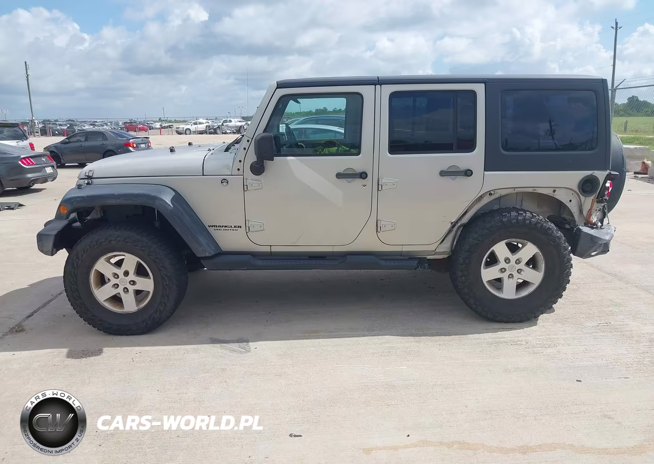 2007 Jeep Wrangler Unlimited X VIN:1J4GB39147L108808 - 14