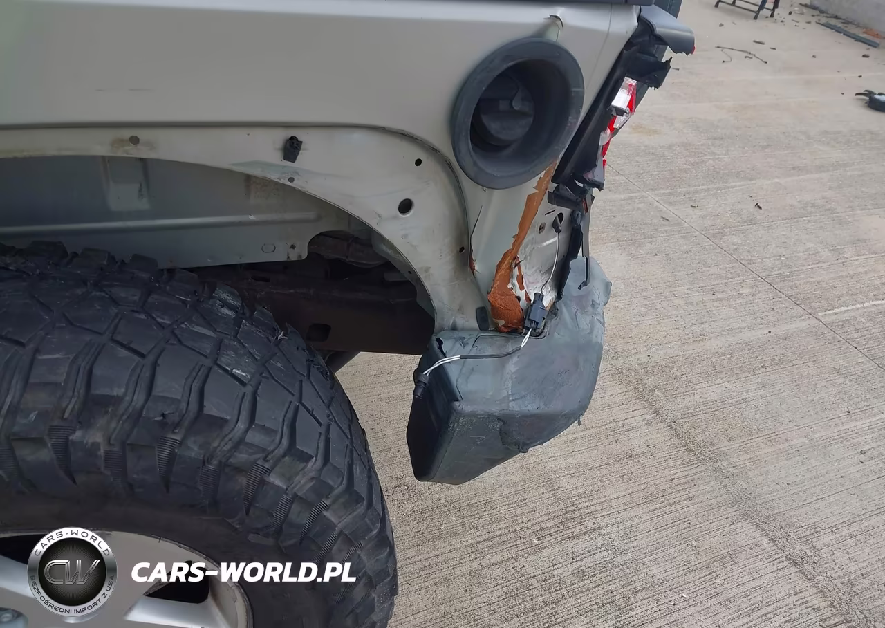 2007 Jeep Wrangler Unlimited X VIN:1J4GB39147L108808 - 6