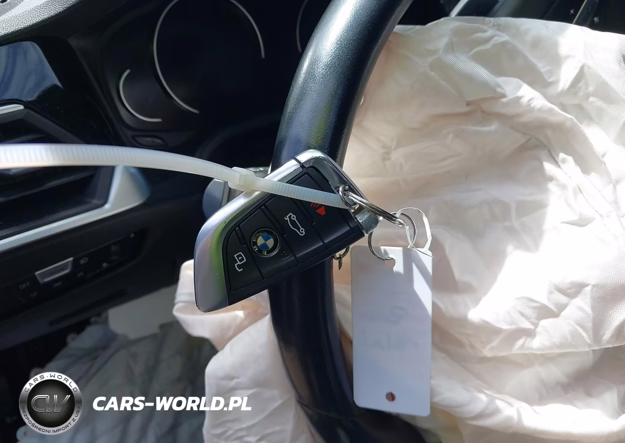 2020 BMW 330I xDrive VIN:3MW5R7J08L8B29761 - 11