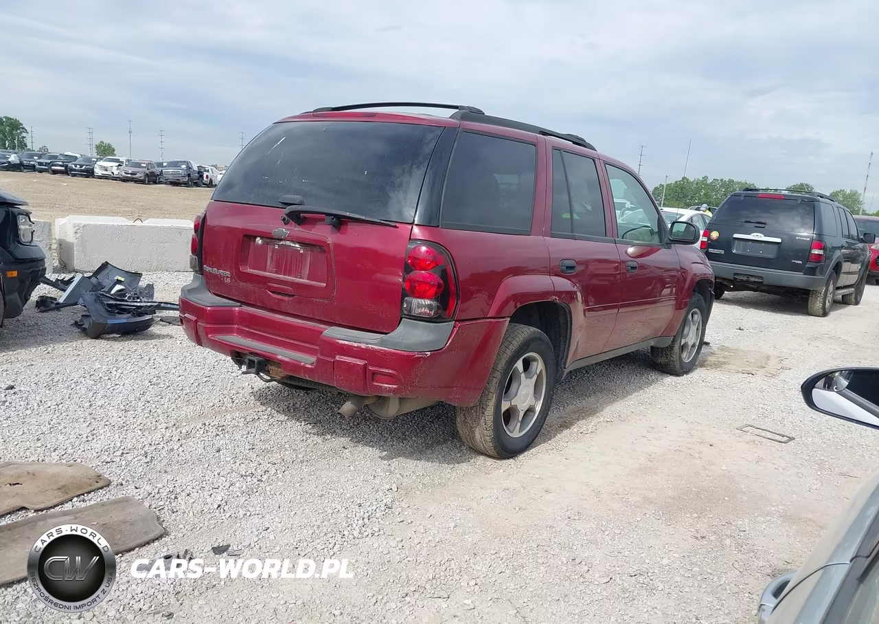 2007 Chevrolet Trailblazer Ls VIN:1GNDT13S872293728 - 4