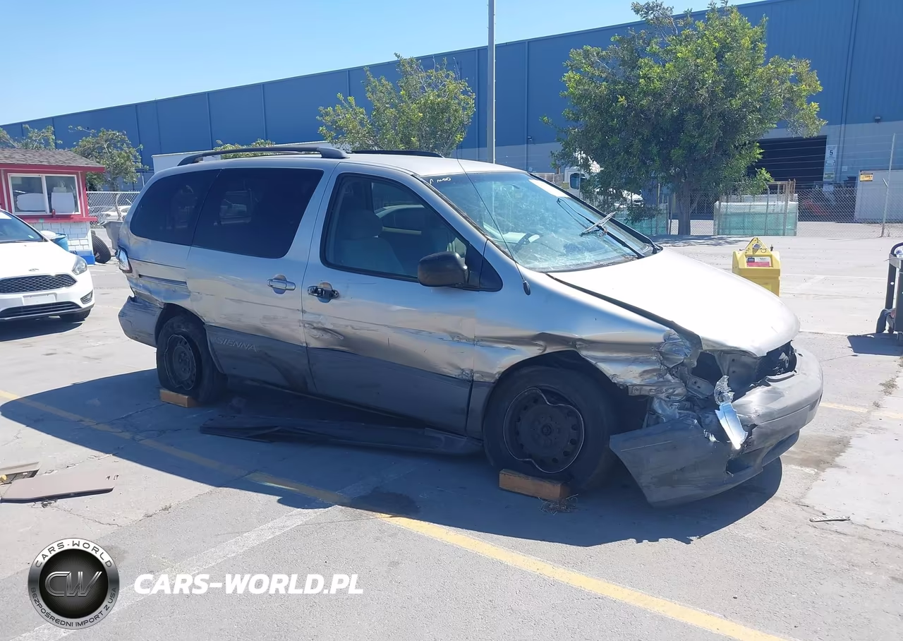 2001 Toyota Sienna Le