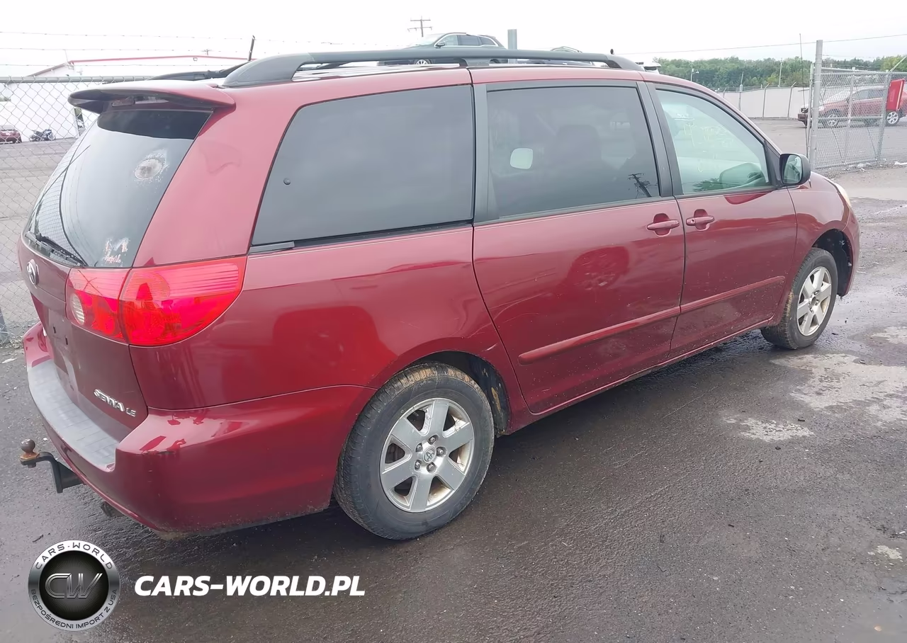 2010 Toyota Sienna Le VIN:5TDKK4CC3AS290717 - 4