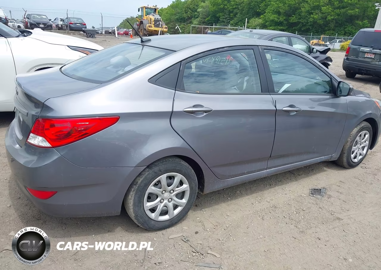 2013 Hyundai Accent Gls VIN:KMHCT4AE5DU507542 - 4