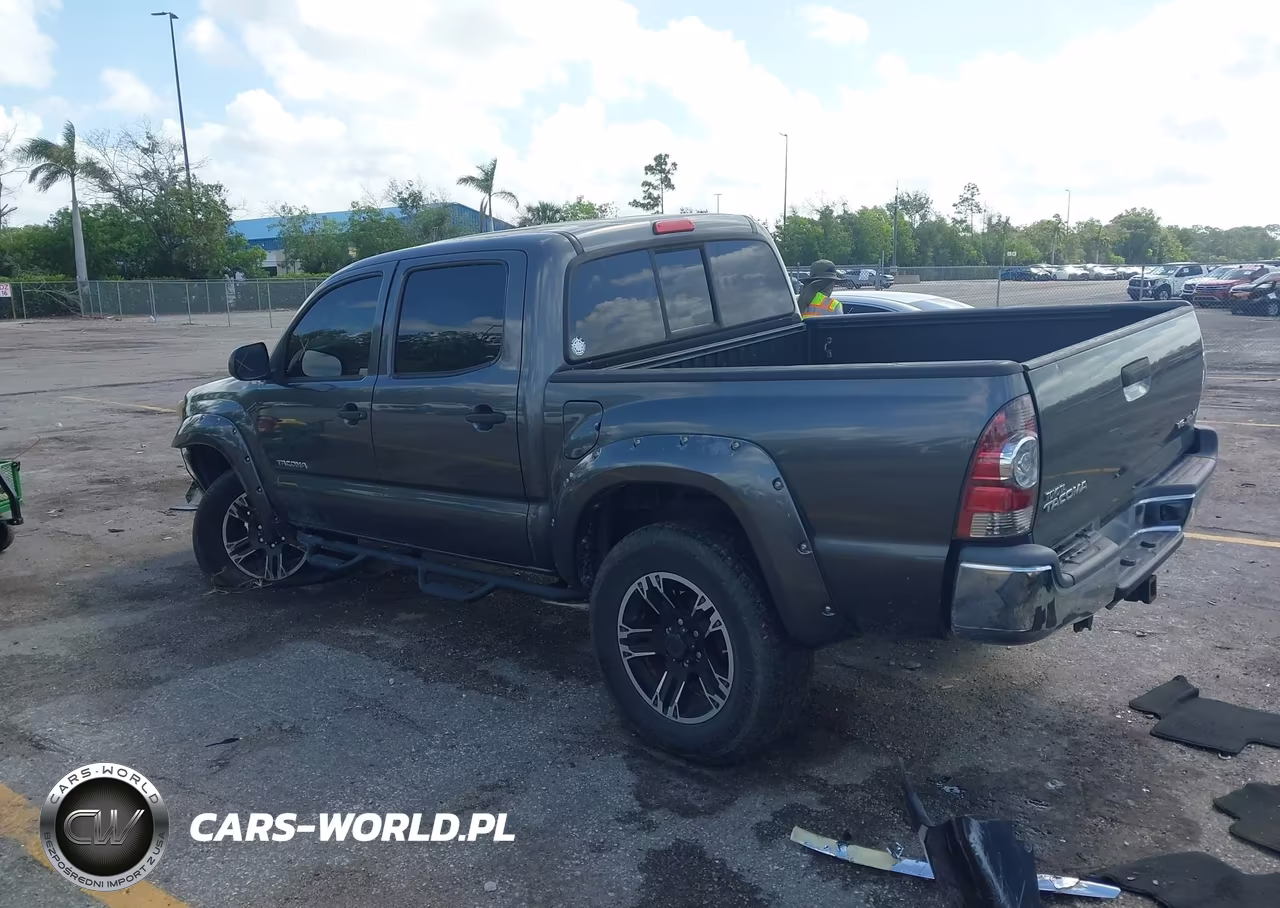 2013 Toyota Tacoma Base V6 VIN:3TMLU4EN8DM130916 - 3