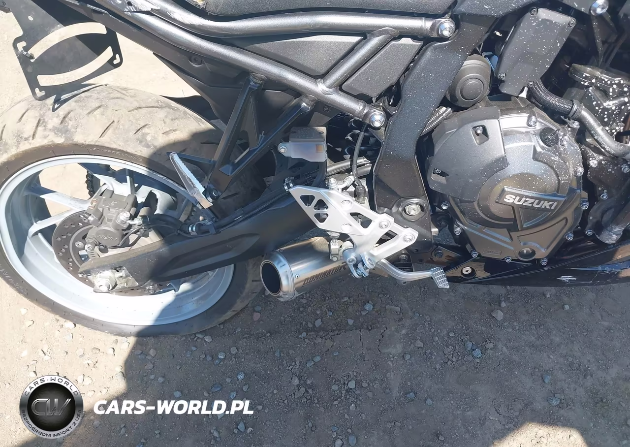 2024 Suzuki Gsx800 F VIN:JS1EM13B1R7101799 - 12