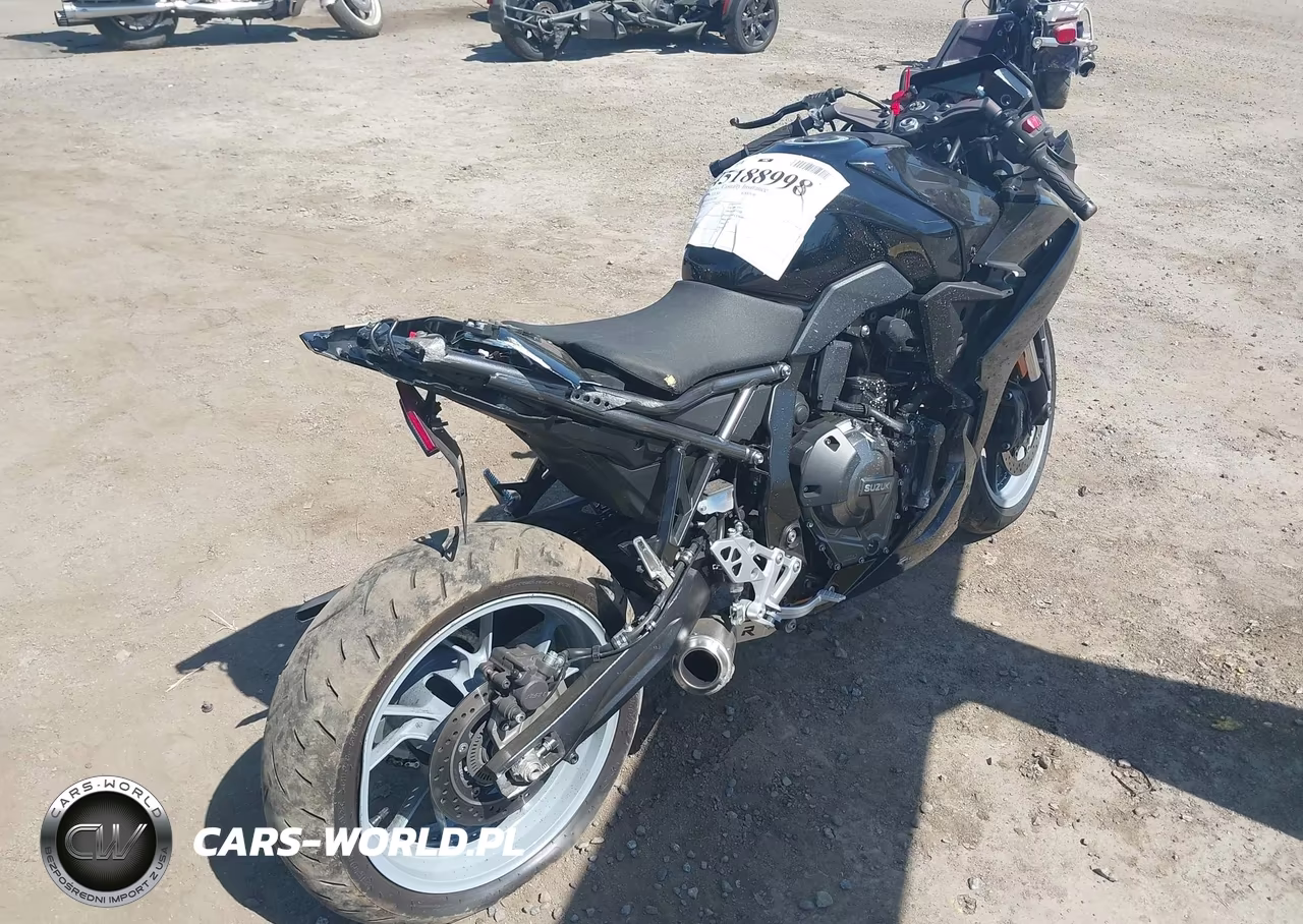 2024 Suzuki Gsx800 F VIN:JS1EM13B1R7101799 - 4
