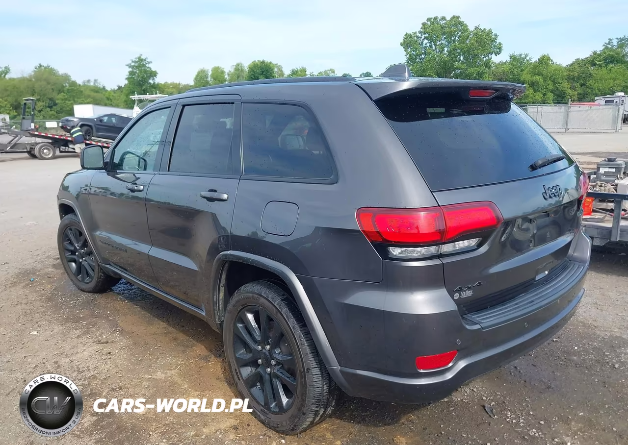 2020 Jeep Grand Cherokee Altitude 4X4 VIN:1C4RJFAG8LC420840 - 3