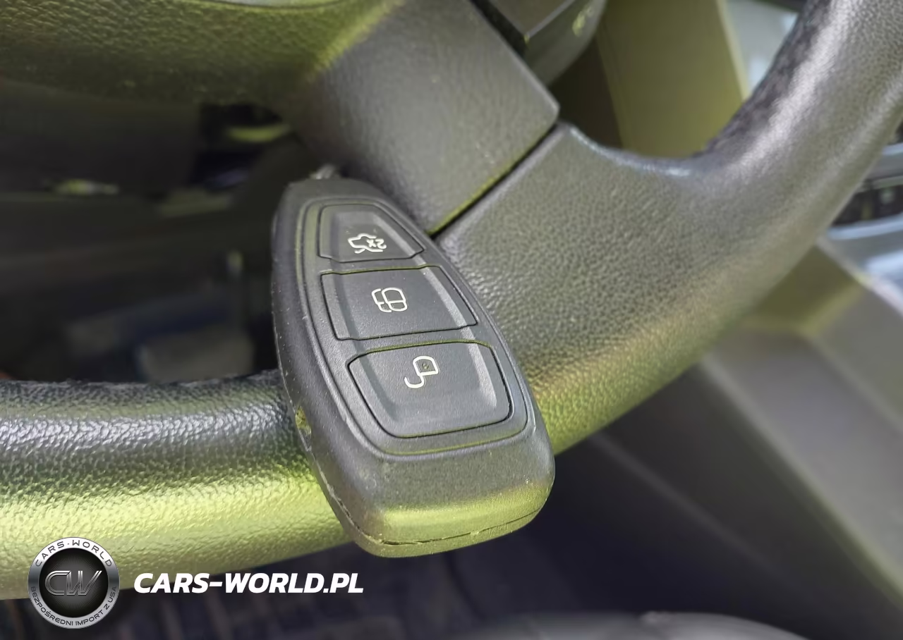 2012 Ford Focus Titanium VIN:1FAHP3N24CL366238 - 11