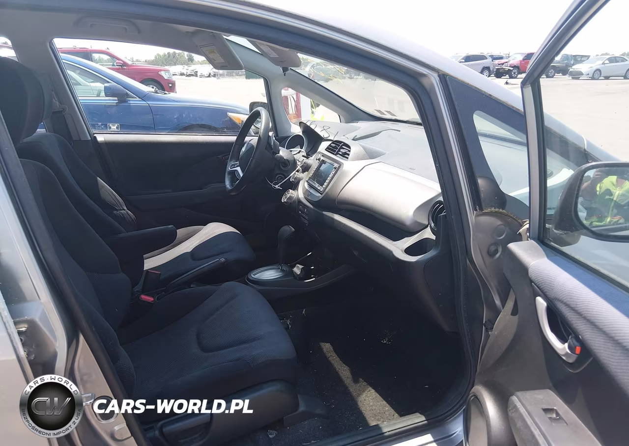 2010 Honda Fit Sport VIN:JHMGE8H66AS002458 - 5
