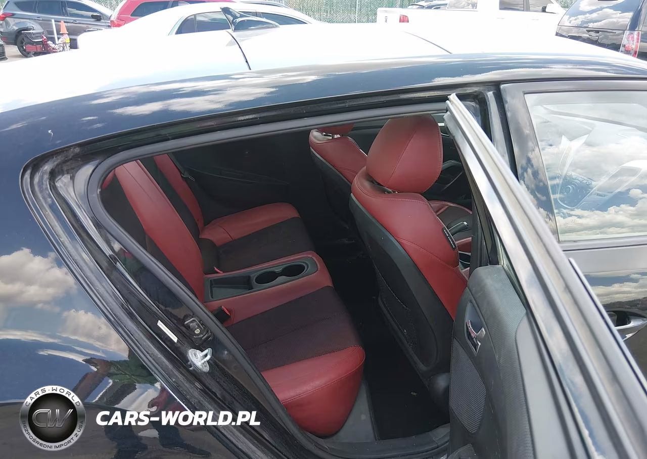 2012 Hyundai Veloster Base W-Red-Black VIN:KMHTC6AD8CU024404 - 8