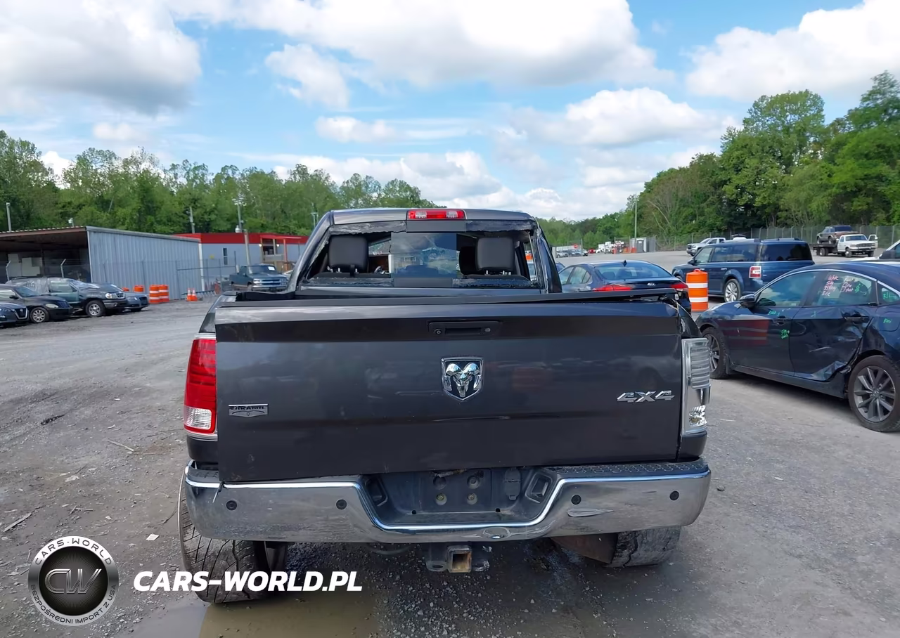 2015 Ram 3500 Laramie VIN:3C63R3EL8FG535645 - 8