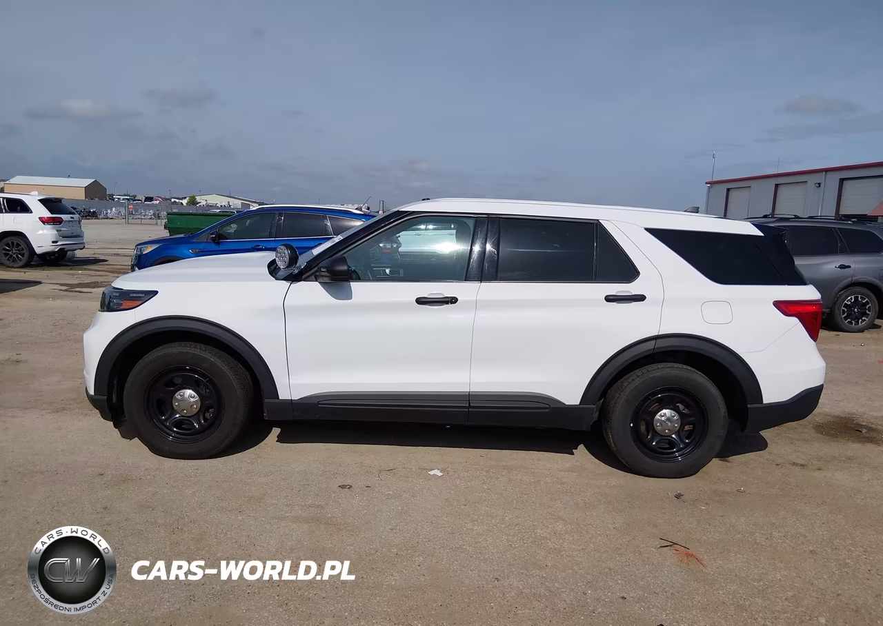 2023 Ford Police Interceptor Utility VIN:1FM5K8AB0PGB11157 - 15