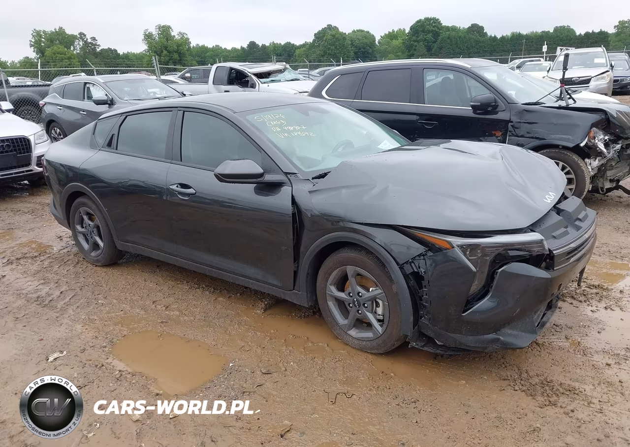 2025 Kia K4 Lxs – zdjęcie 1 z 15