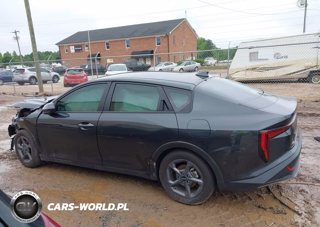 2025 Kia K4 Lxs VIN:3KPFT4DE6SE184692 - 13