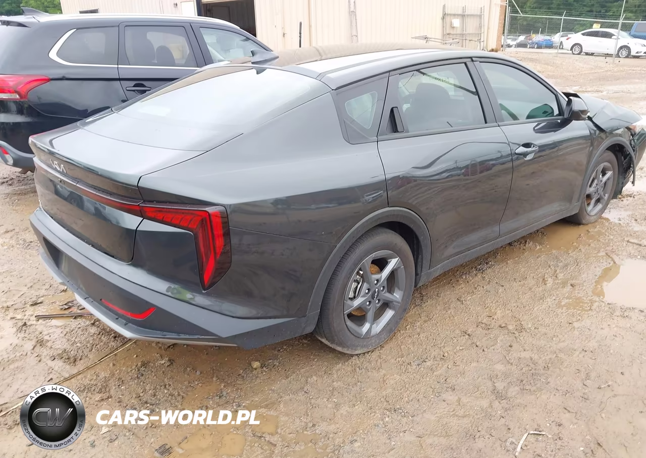 2025 Kia K4 Lxs VIN:3KPFT4DE6SE184692 - 4