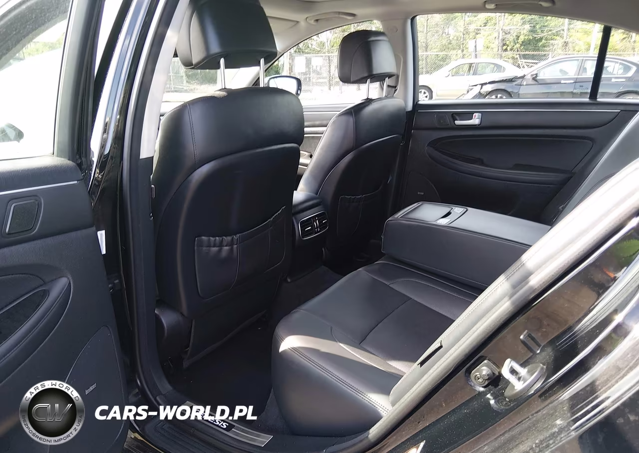 2013 Hyundai Genesis 5.0 R-Spec VIN:KMHGC4DH3DU241705 - 8