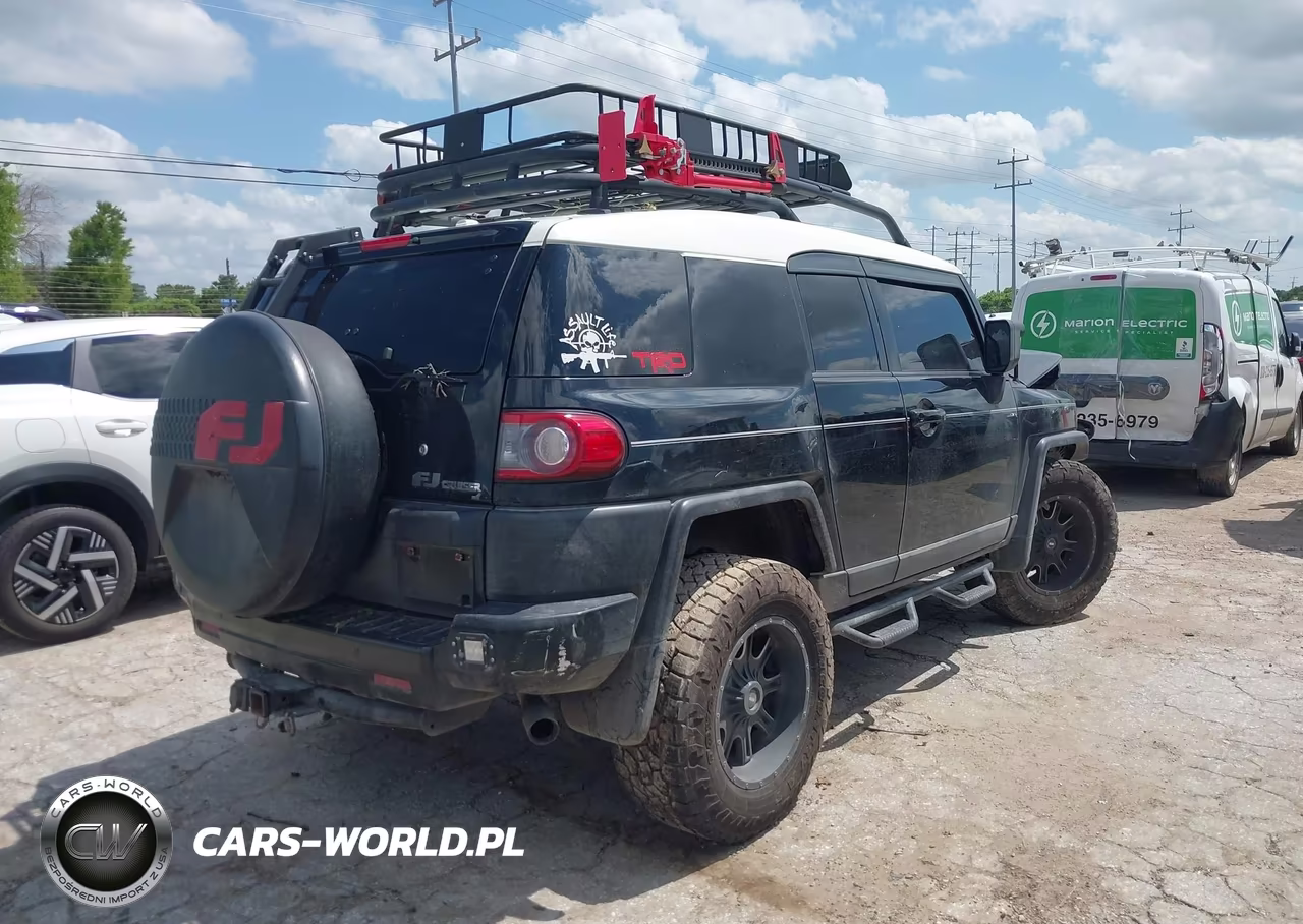 2013 Toyota Fj Cruiser VIN:JTEZU4BF7DK012818 - 4