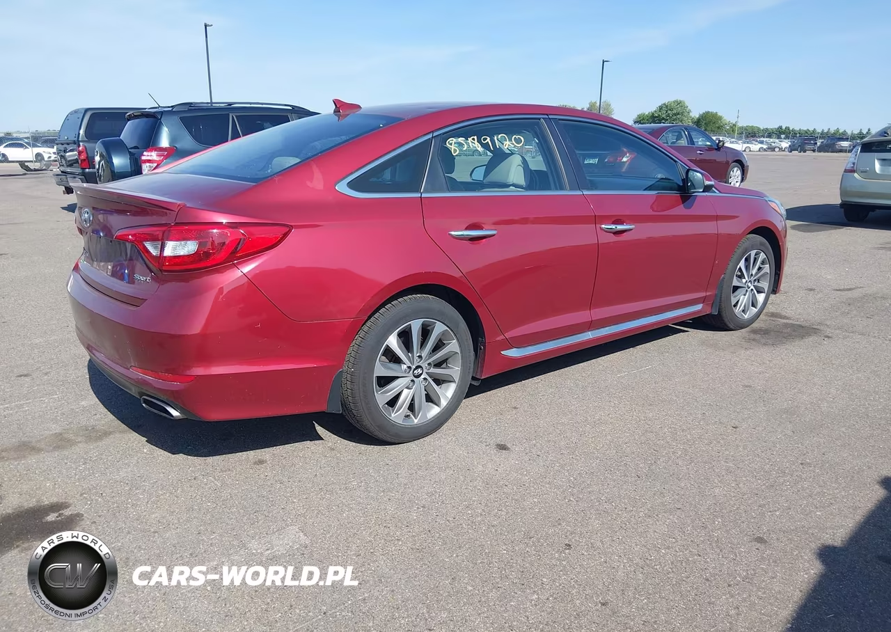 2016 Hyundai Sonata Sport VIN:5NPE34AF6GH266787 - 4