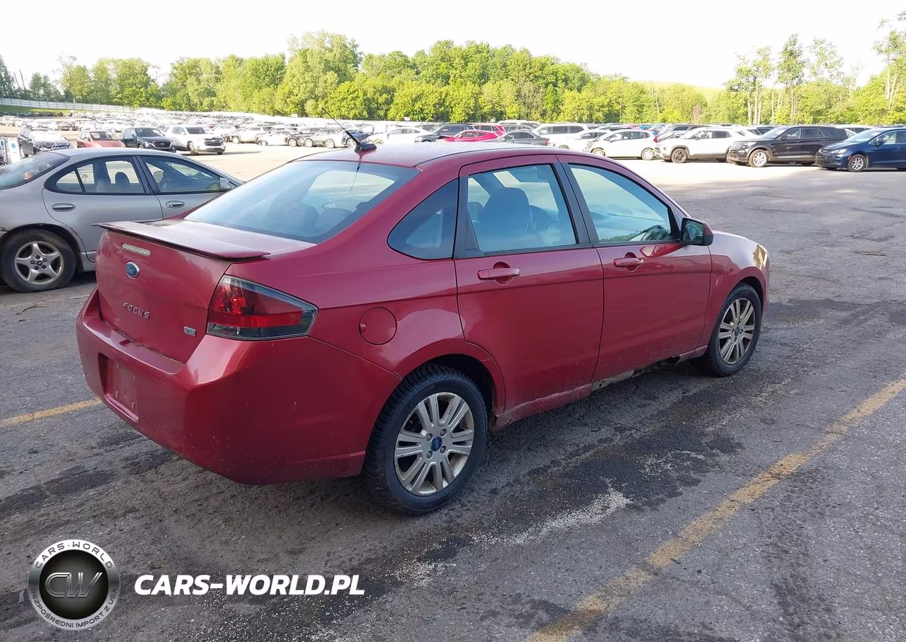 2011 Ford Focus Ses VIN:1FAHP3GN6BW172590 - 4