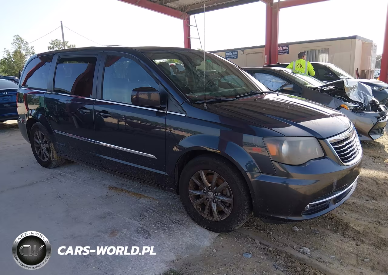 2014 Chrysler Town & Country S – zdjęcie 1 z 16