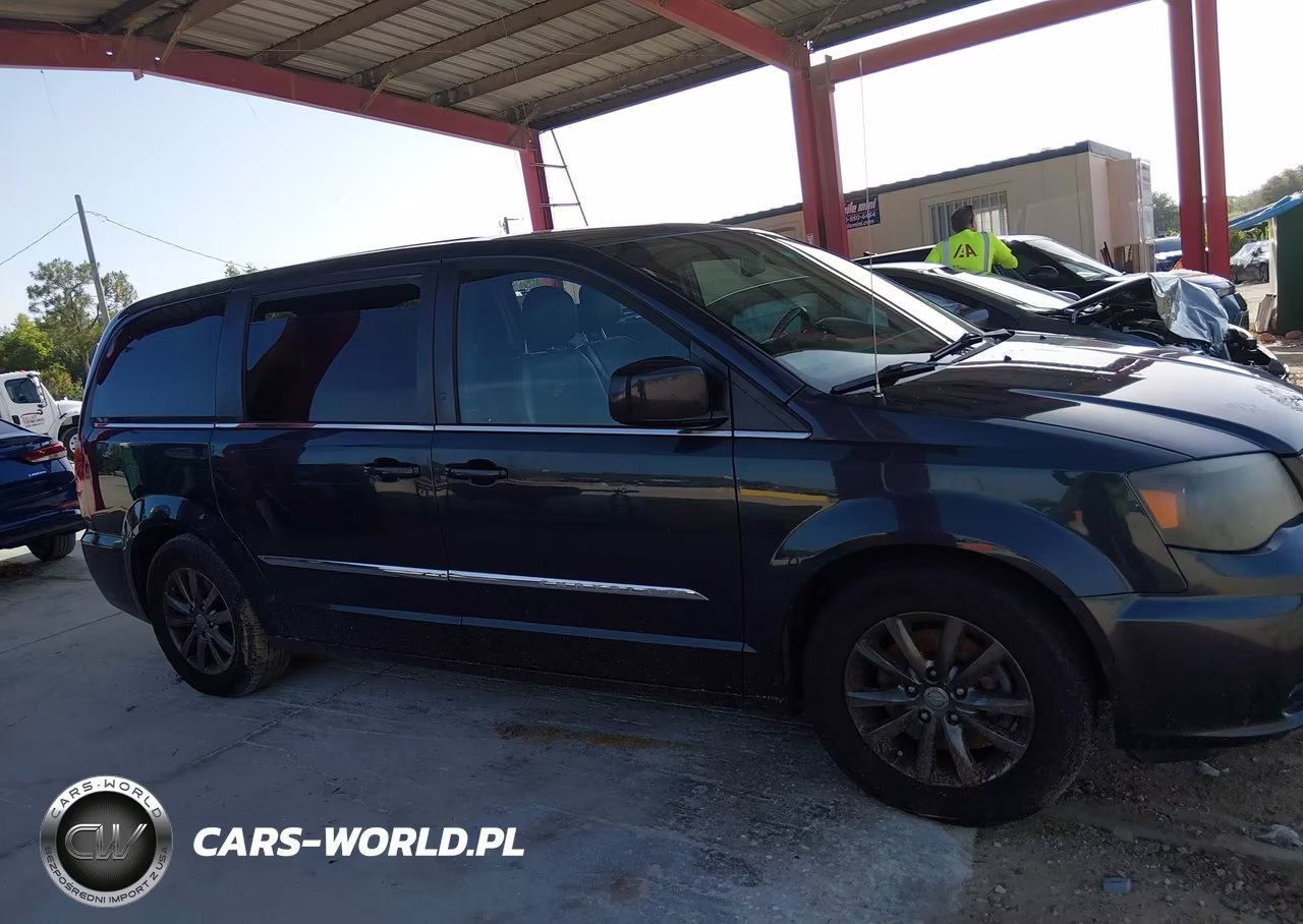 2014 Chrysler Town & Country S VIN:2C4RC1HGXER367135 - 13