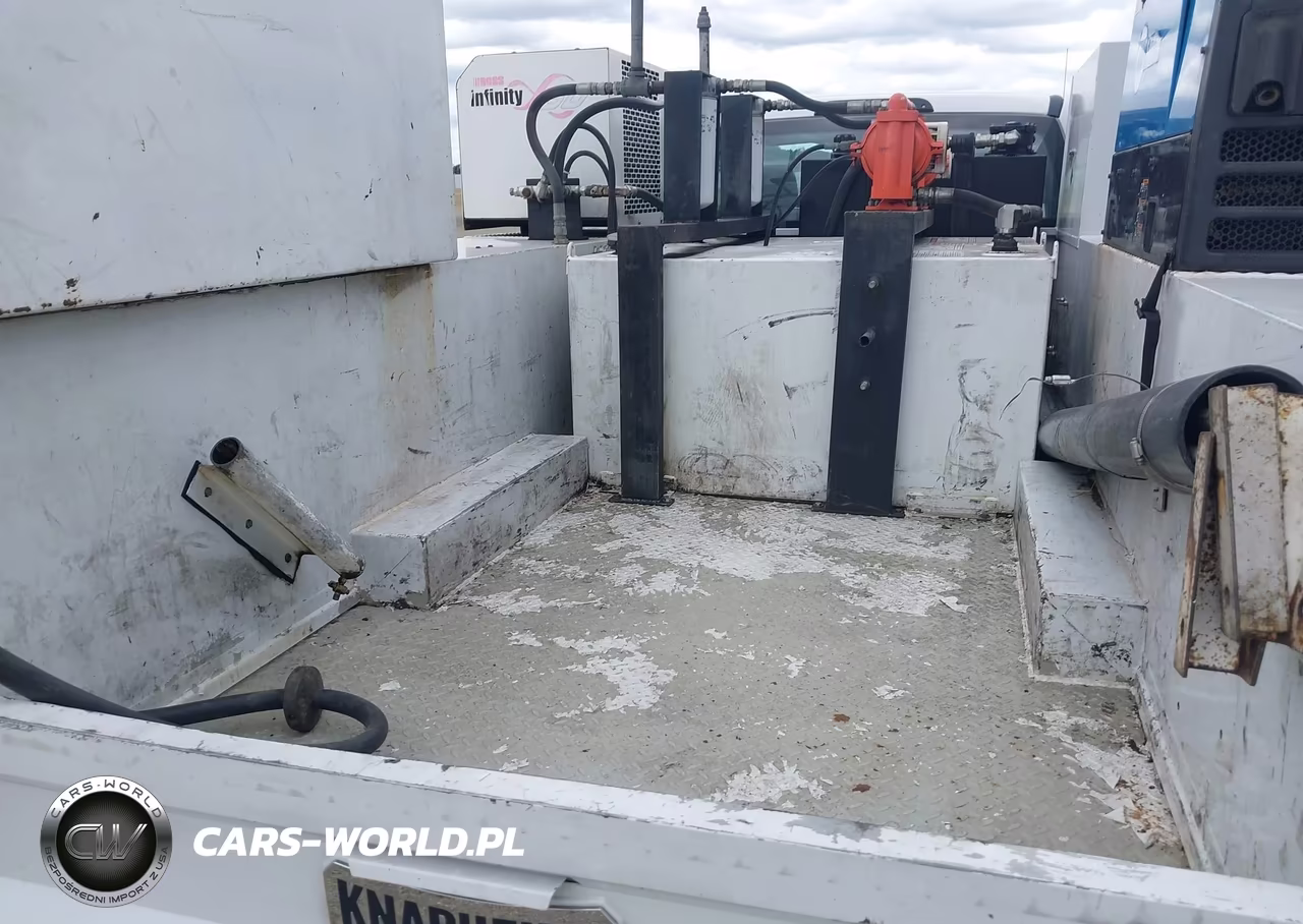2018 Ford F-450 Chassis Xl VIN:1FDUF4GT8JEC46849 - 6