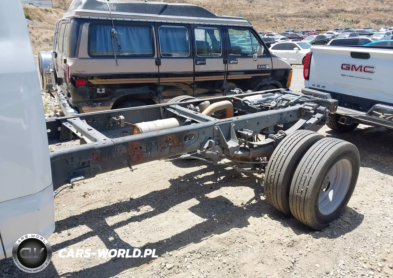 2020 Ford F-550 Chassis Xl VIN:1FDUF5GNXLDA12180 - 11