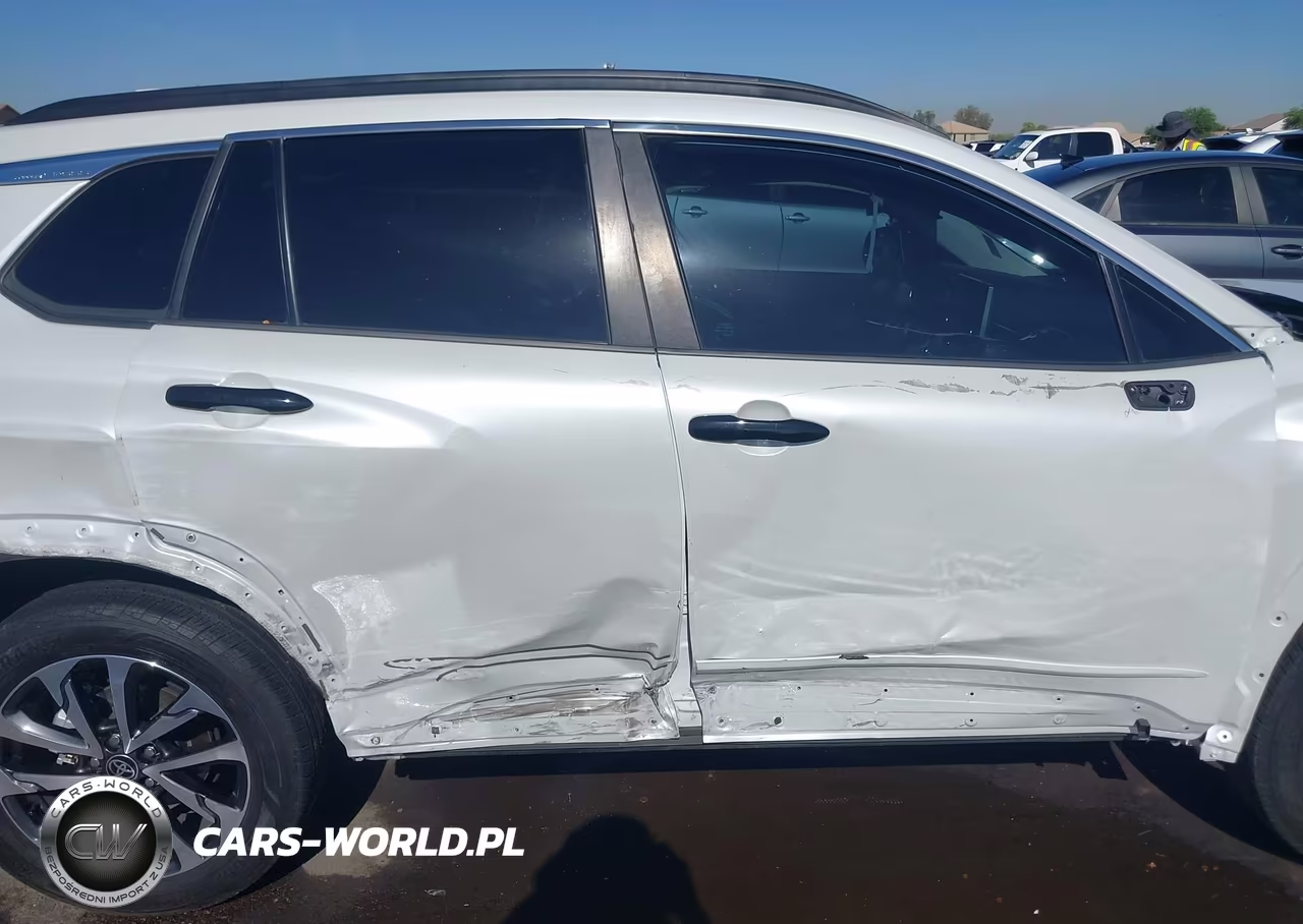 2022 Toyota Corolla Cross Xle VIN:7MUDAAAG8NV034875 - 13