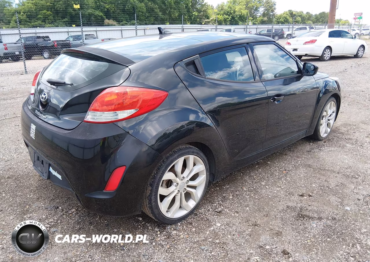 2013 Hyundai Veloster Base W-Black VIN:KMHTC6AD7DU167877 - 4