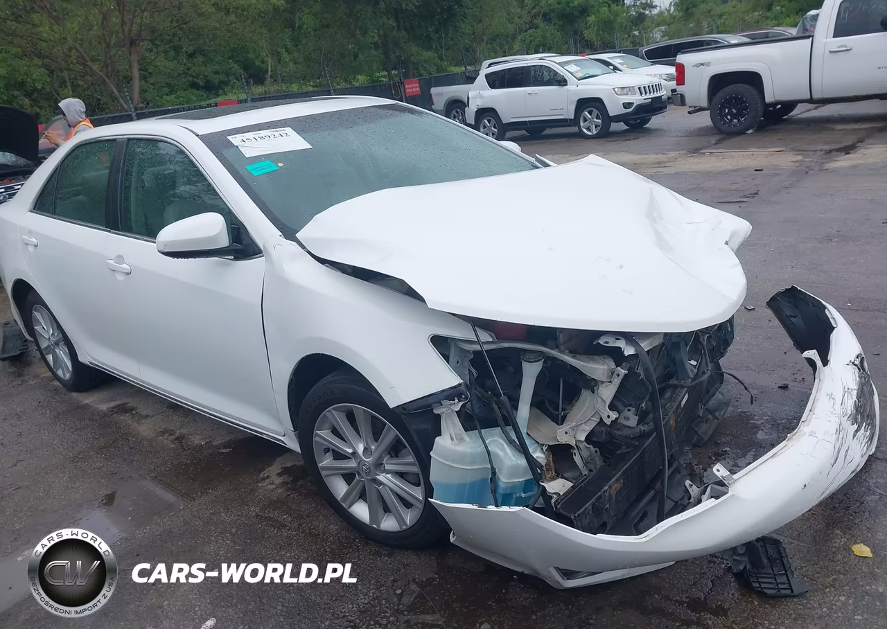 2014 Toyota Camry Hybrid Xle – zdjęcie 1 z 17