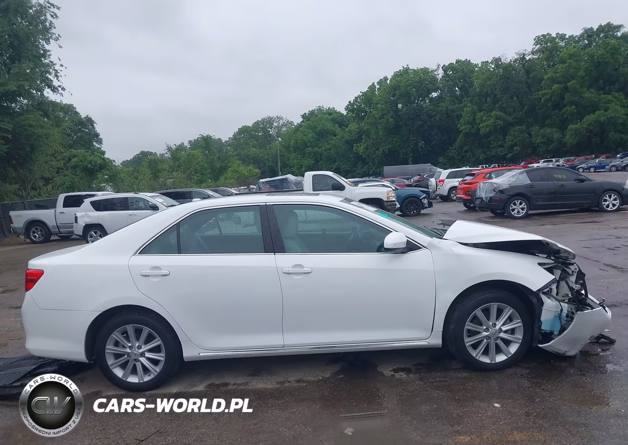 2014 Toyota Camry Hybrid Xle VIN:4T1BD1FK3EU115117 - 14