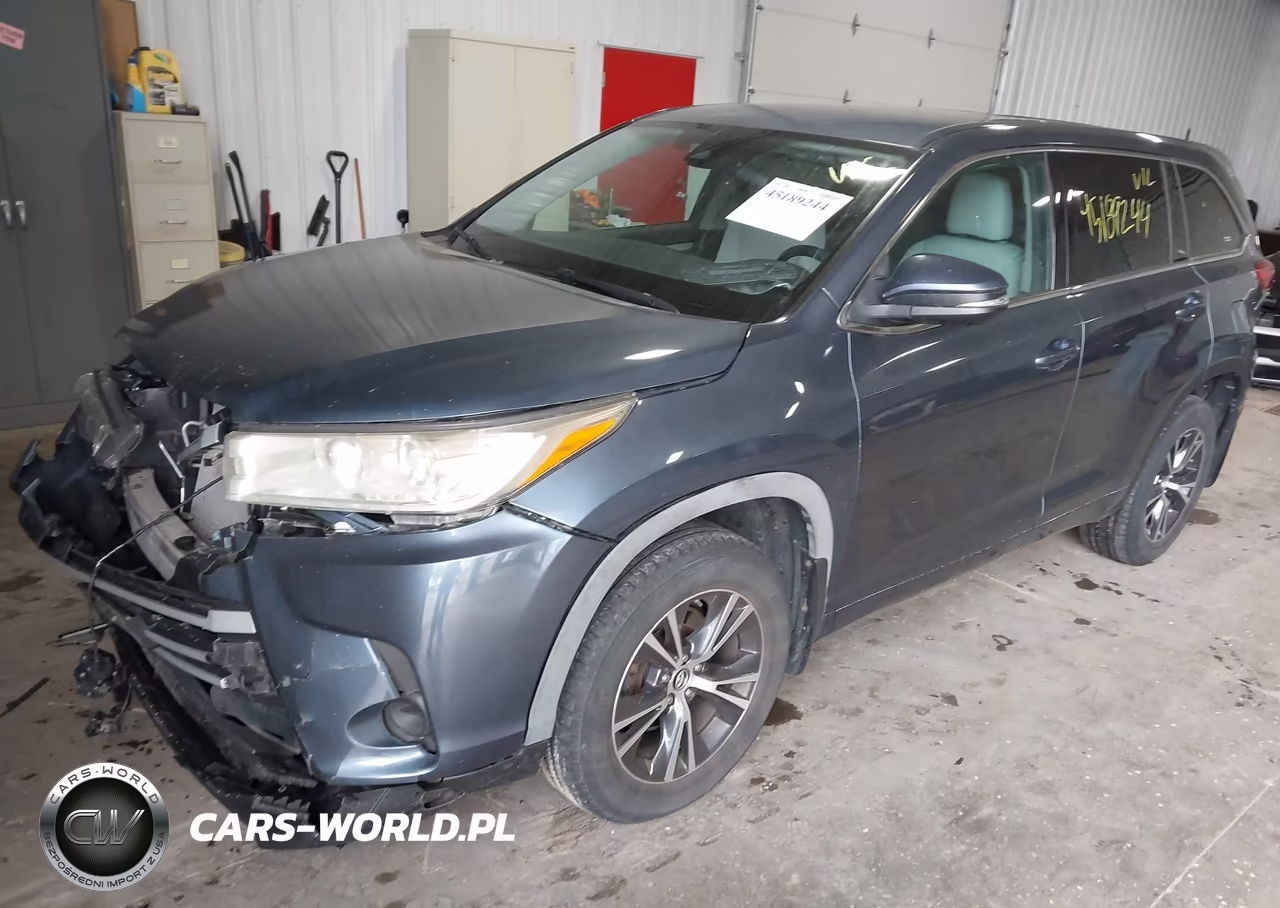 2018 Toyota Highlander Le VIN:5TDBZRFH4JS856688 - 2