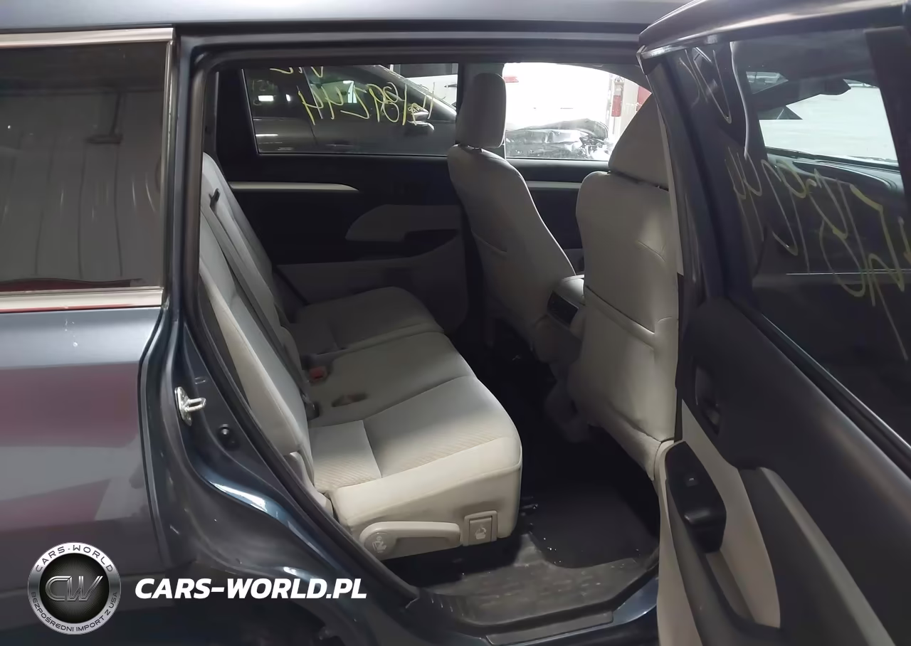 2018 Toyota Highlander Le VIN:5TDBZRFH4JS856688 - 8