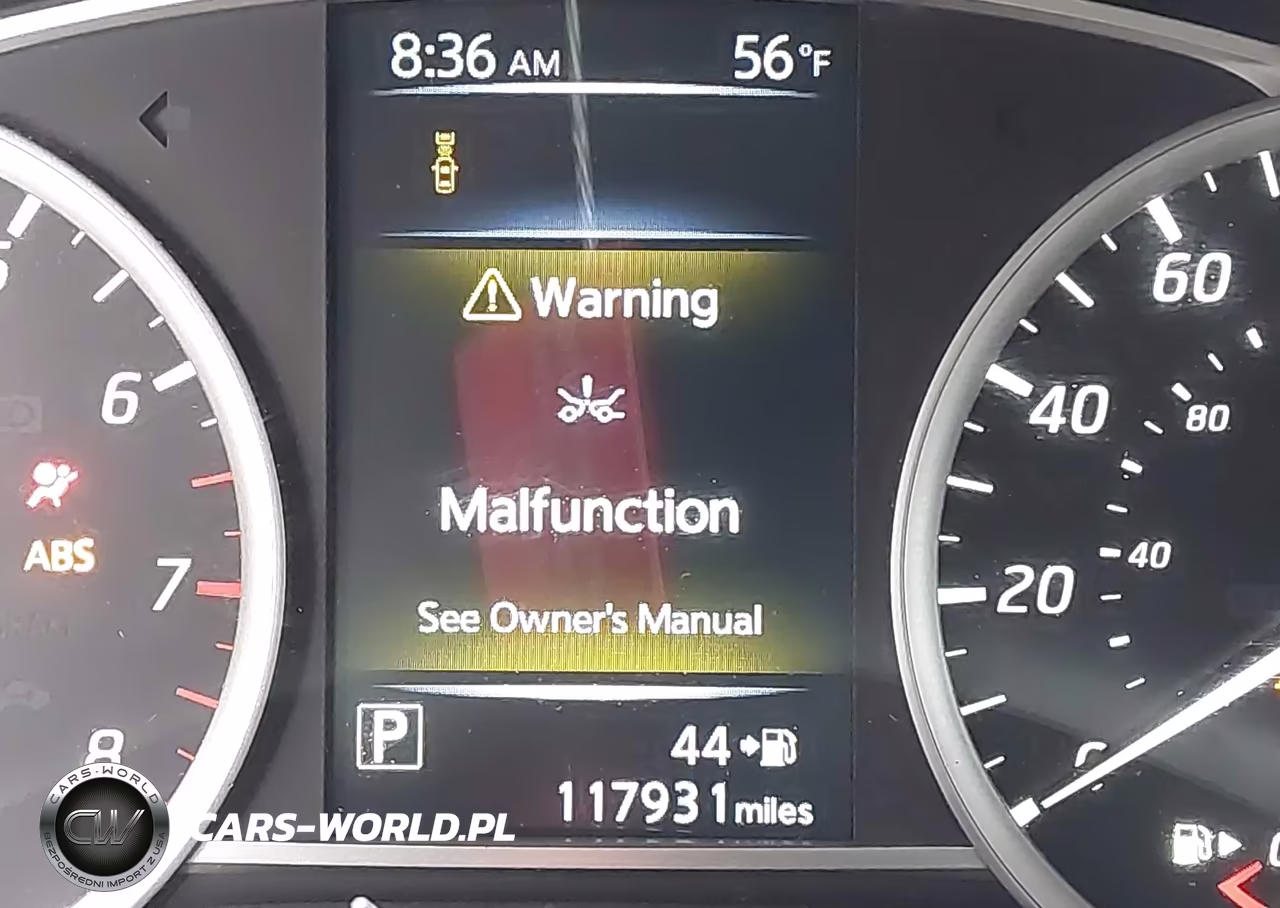 2018 Nissan Sentra Sr VIN:3N1AB7AP2JY325083 - 16