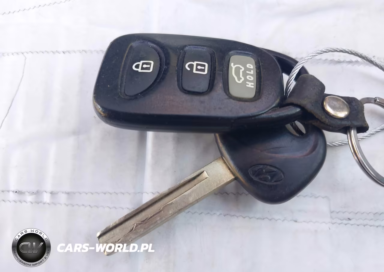 2016 Hyundai Veloster VIN:KMHTC6AD3GU254941 - 11