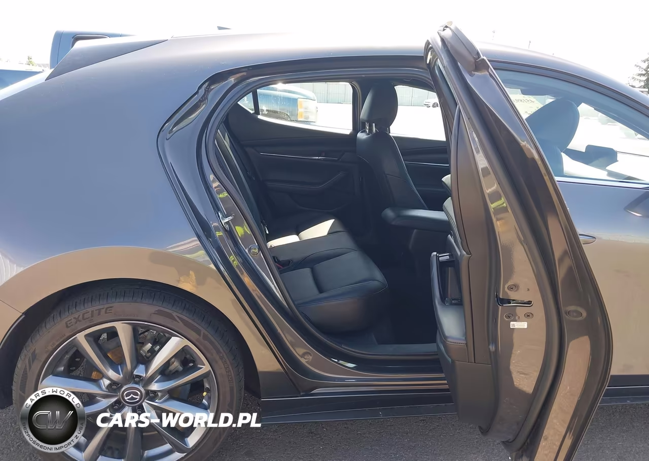 2019 Mazda Mazda3 Preferred Package VIN:JM1BPAMM7K1143337 - 8