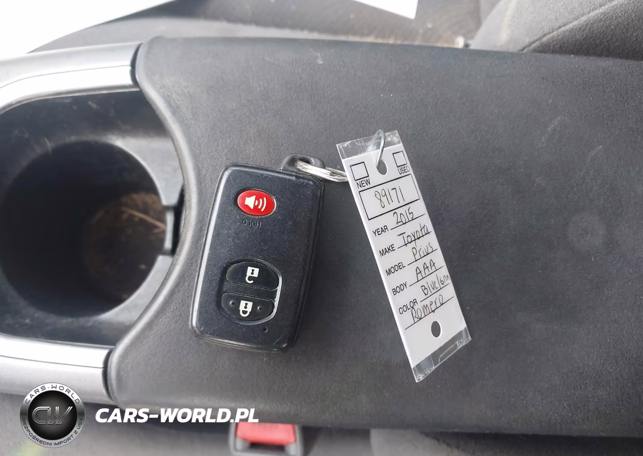 2015 Toyota Prius Two VIN:JTDKN3DUXF1934422 - 11