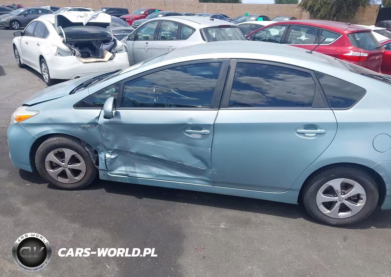 2015 Toyota Prius Two VIN:JTDKN3DUXF1934422 - 14