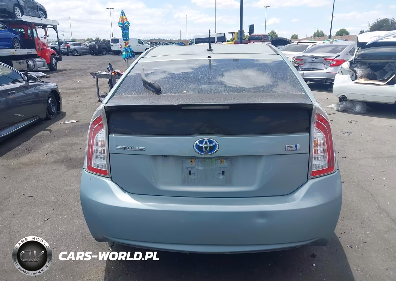2015 Toyota Prius Two VIN:JTDKN3DUXF1934422 - 16